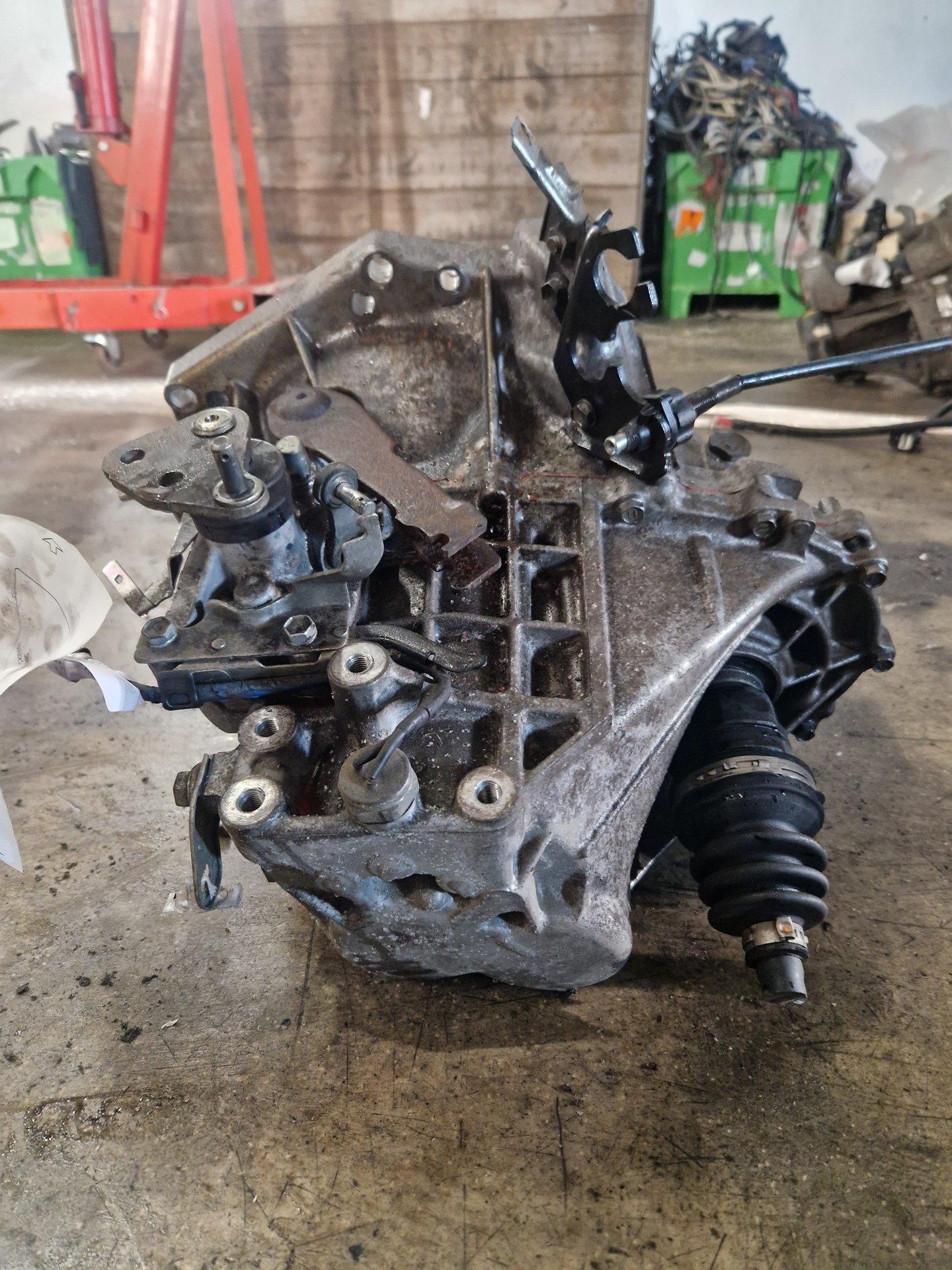 Toyota Aygo MK2 (AY2) Hatchback Trans/Gearbox