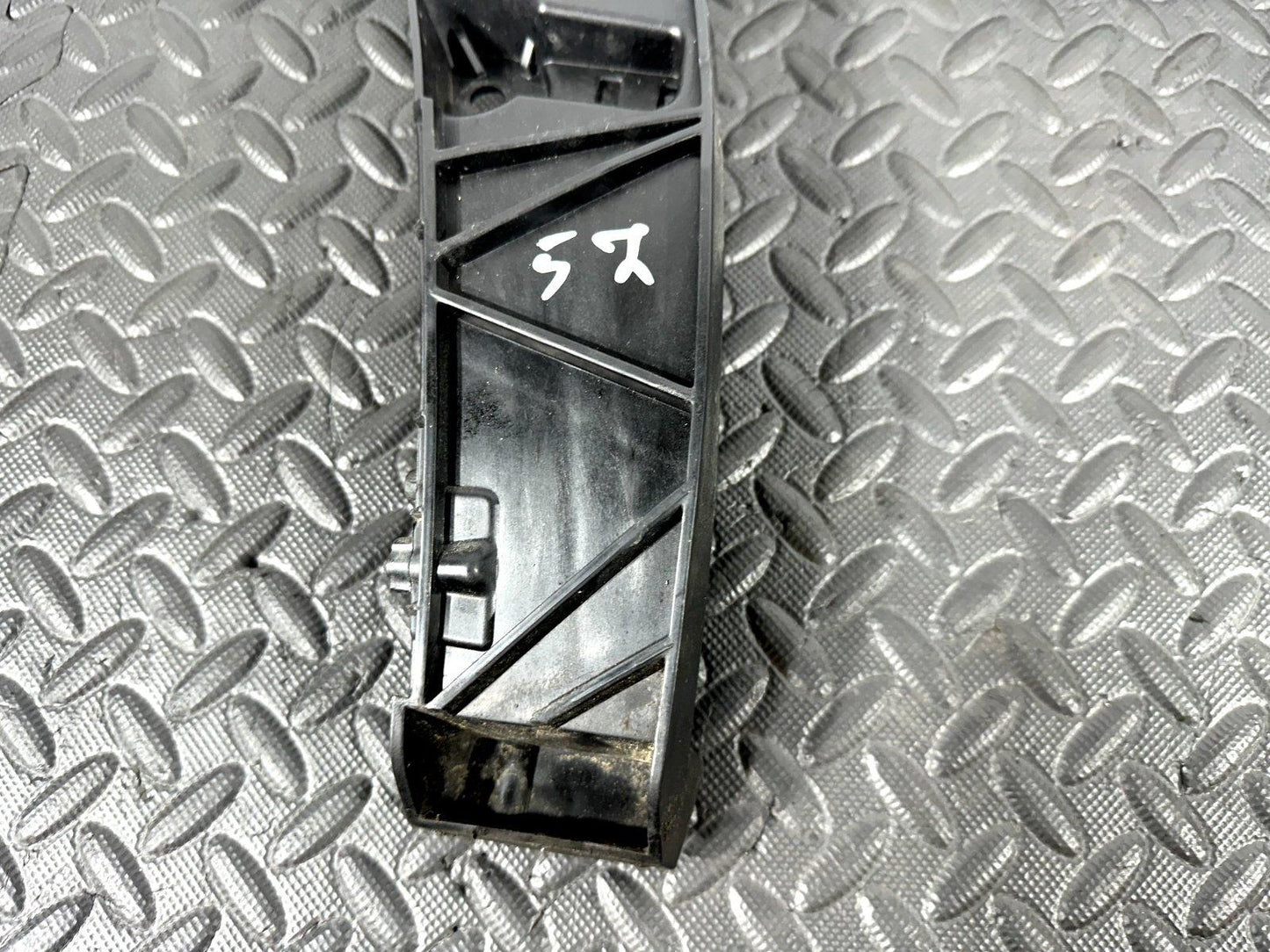 16-19 AUDI A4 B9 AVANT GENUINE REAR LEFT SIDE BUMPER BRACKET 8W9807453