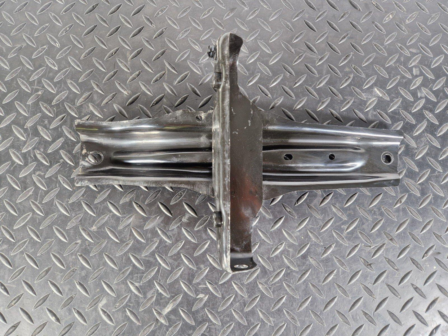 14-20 MERCEDES BENZ GLA200 X156 GENUINE OEM BRACKET HOLDER A2465200020