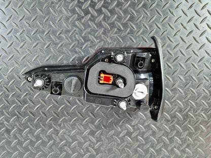 16-19 AUDI A4 B9 GENUINE REAR RIGHT O/S/R INNER TAILGATE LIGHT 8W5945076A