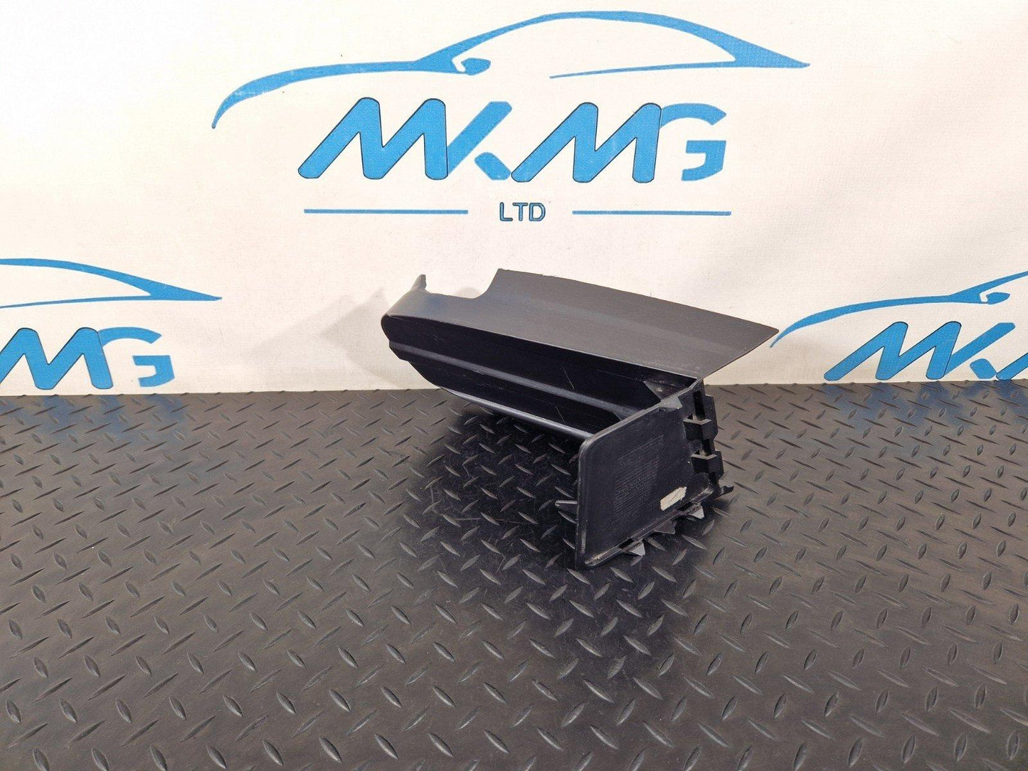 10-13 BMW X5 E70 LCI FRONT RIGHT O/S BRAKE AIR DUCT COVER 8048772