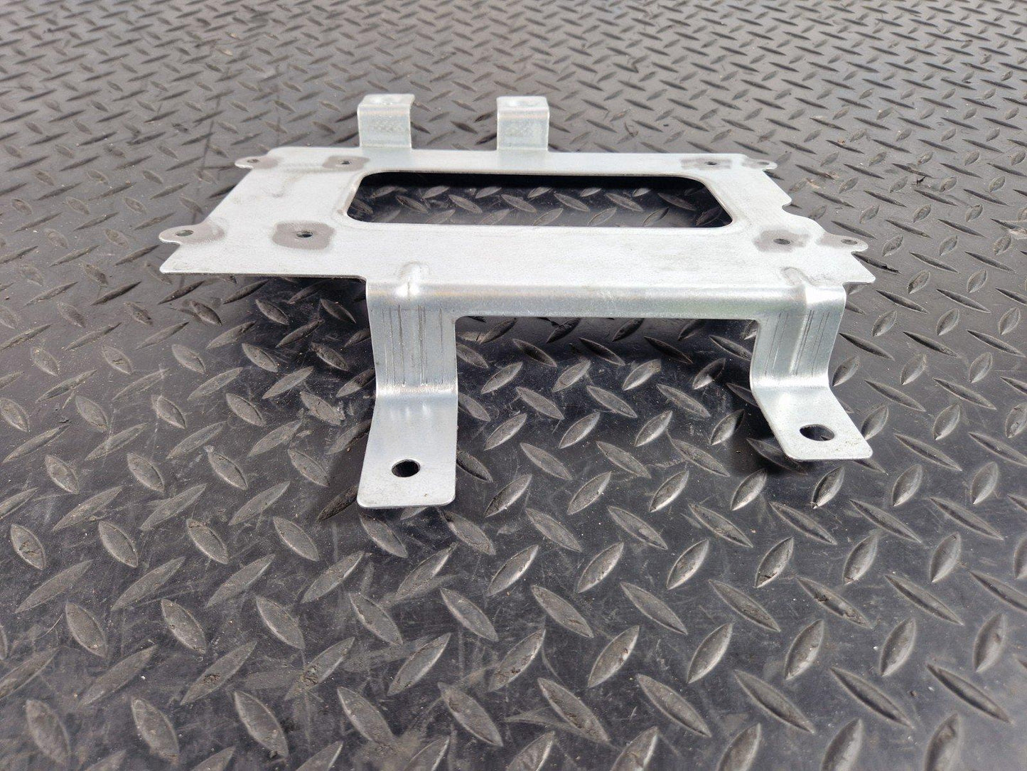 19-ON RANGE ROVER EVOQUE L551 AUDIO MODULE BRACKET MOUNT M8D2112D48AA