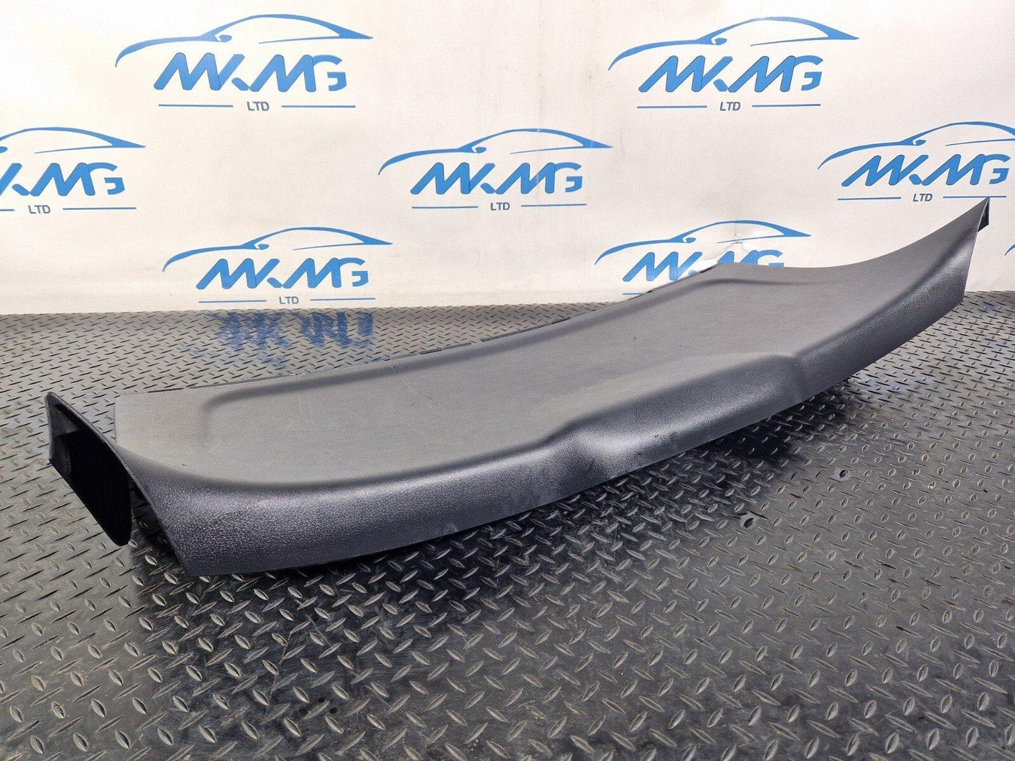 19-ON MERCEDES BENZ B CLASS W247 TAILGATE BOOT PANEL COVER TRIM A2477402300