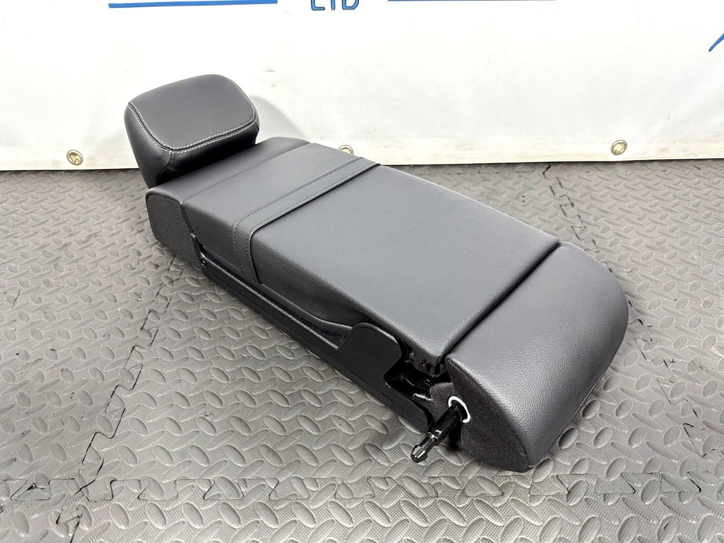 14-21 MERCEDES BENZ C300 W205 REAR SEAT ARMREST CUP HOLDER BLACK LEATHER