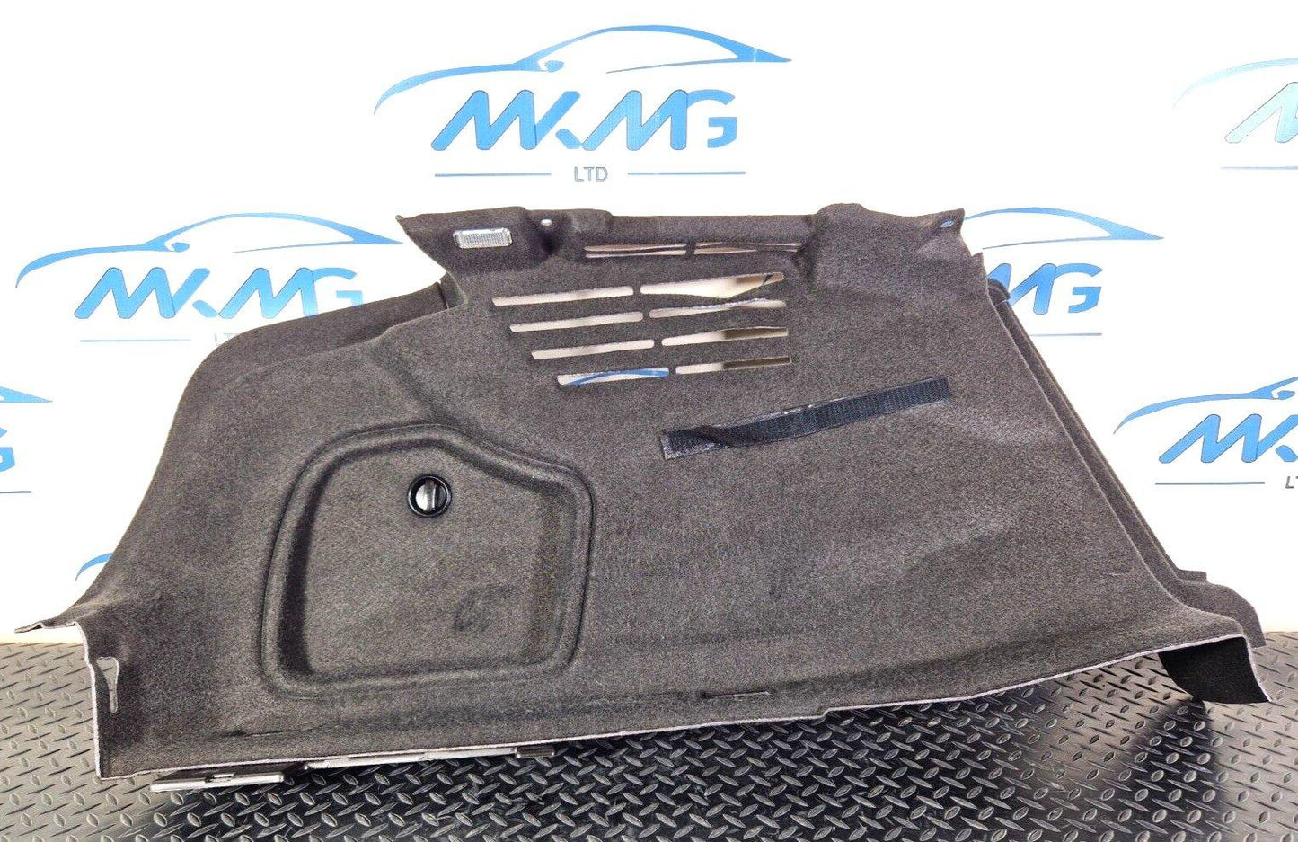 16-19 AUDI A4 B9 GENUINE REAR PASSENGER SIDE BOOT TRIM PANEL 8W5863879
