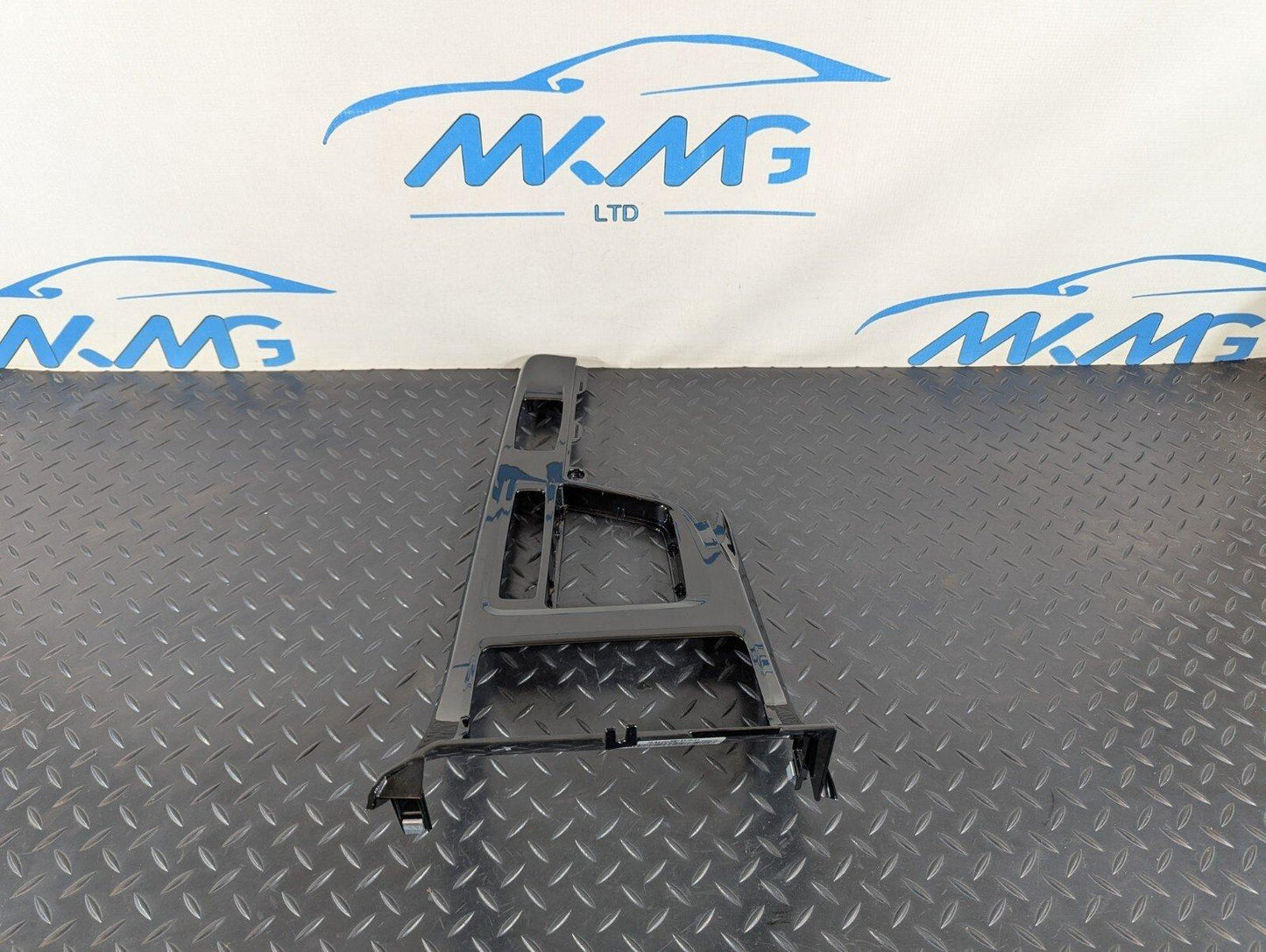 16-22 BMW X1 F48 GENUINE OEM FRONT CENTRE SONSOLE SURROUND TRIM PANEL 9292548