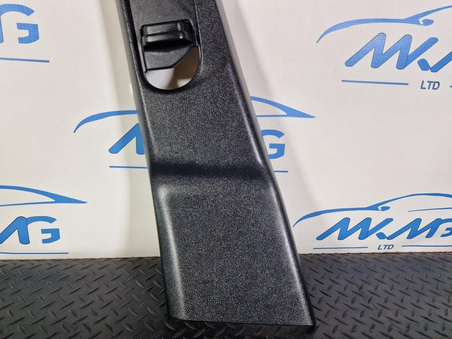 12-18 MERCEDES BENZ W176 LEFT SIDE B PILLAR UPPER TRIM A1766901900 A2466900330
