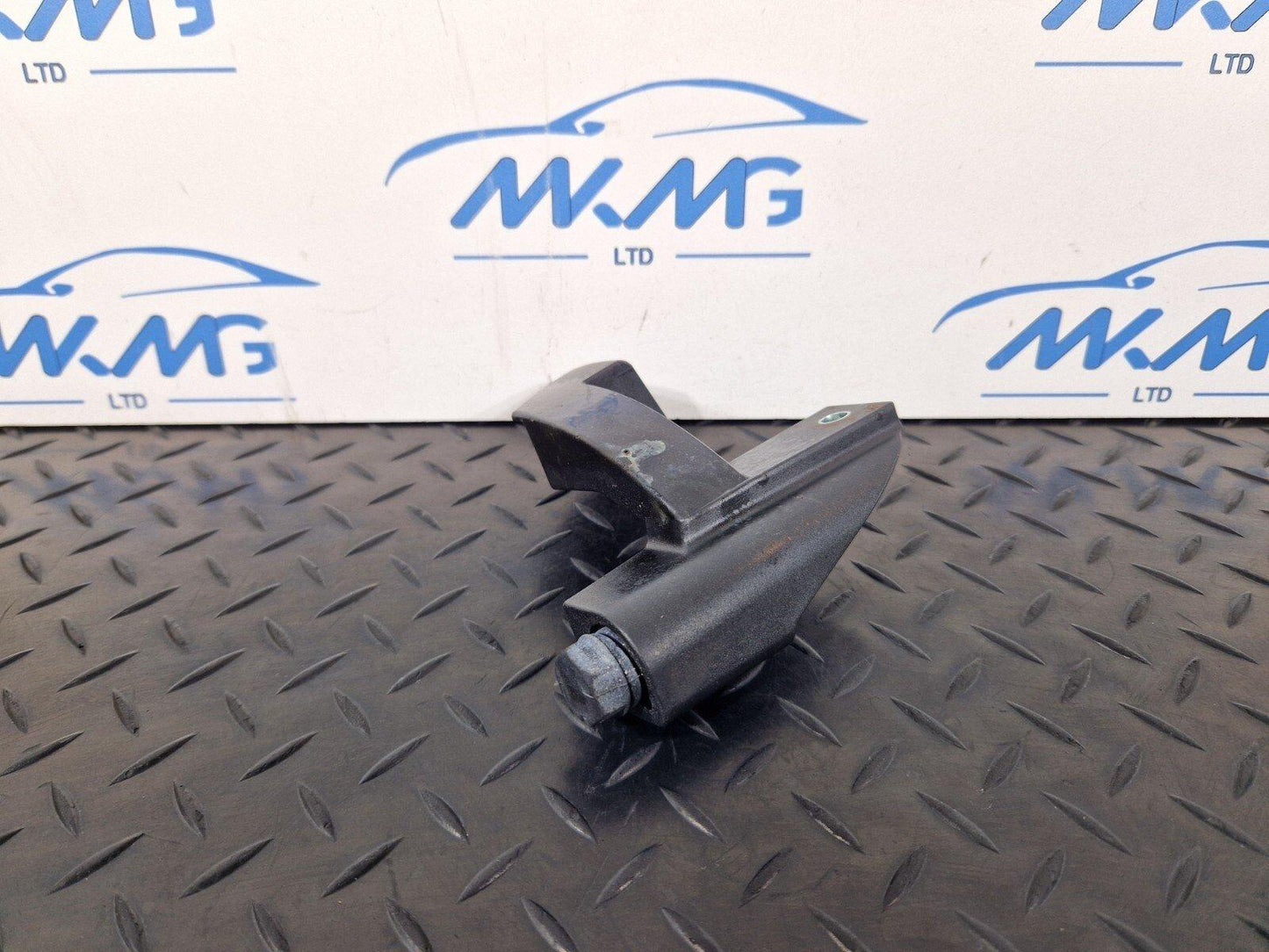 12-17 AUDI S5 CONVERTIBLE LEFT ROOF TOP HOOD RETAINING BRACKET 8F0825241B