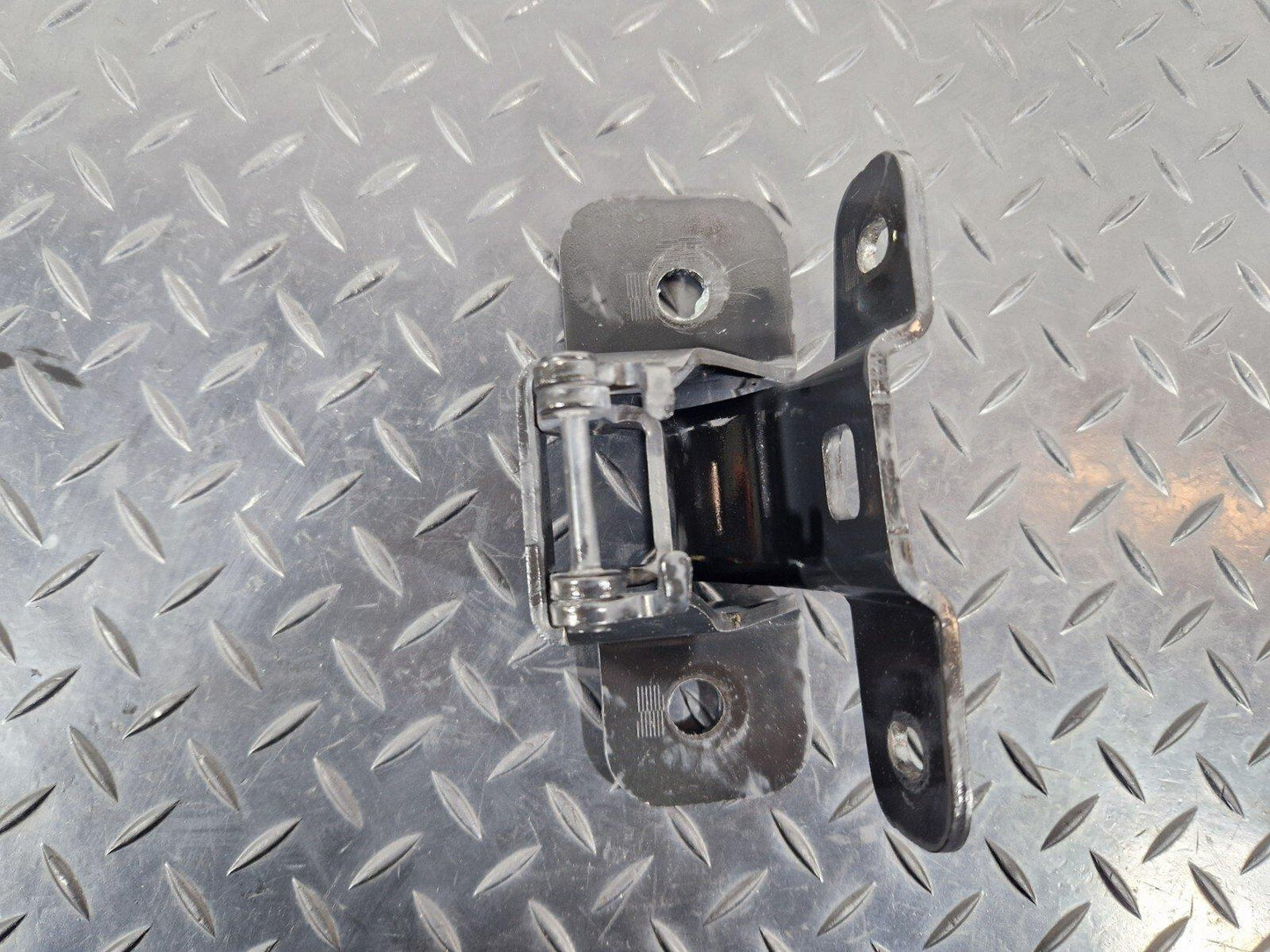 16-24 AUDI A5 F5 CONVERTIBLE GENUINE REAR RIGHT SOFT TOP BOX HINGE 8W7825307