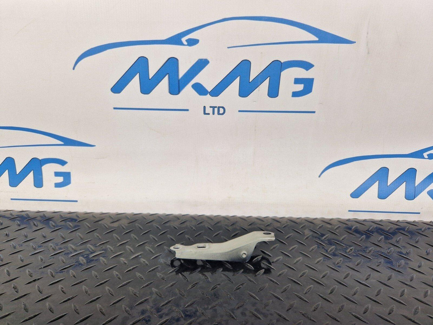 14-21 BMW 2 SERIES ACTIVE TOURER F45 PASSENGER SIDE BONNET STRUT HOLDER 7300531