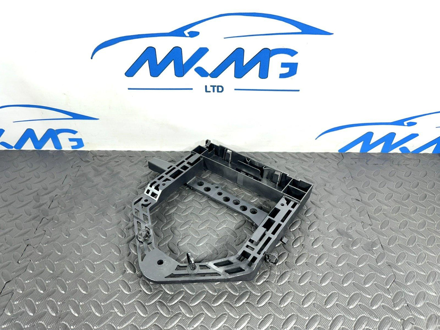 14-21 MERCEDES BENZ C W205 GENUINE TELEMATIC CONTROL MODULE BRACKET A2055453140