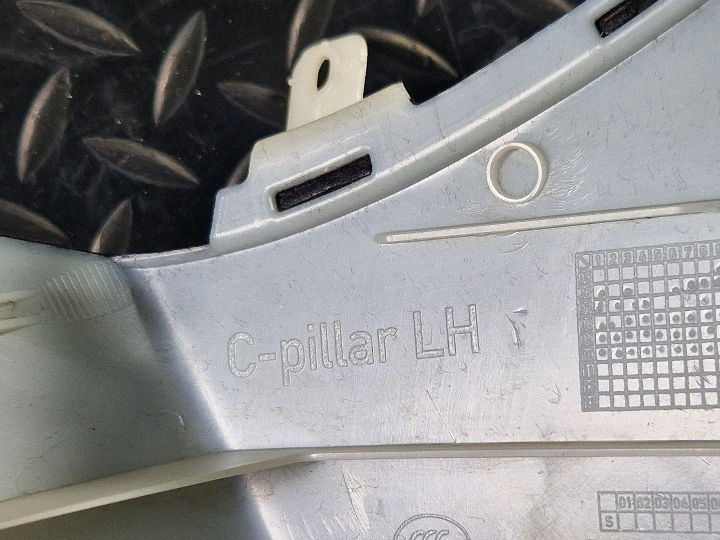 10-13 BMW X5 E70 LCI GENUINE REAR DRIVER SIDE C-PILLAR 9169310