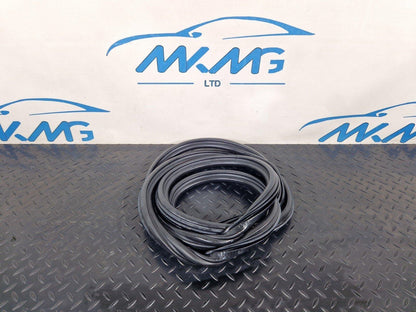 12-18 AUDI A6 C7 REAR LEFT DOOR RUBBER SEAL FITS BOTH LEFT OR RIGHT 4G5833721A