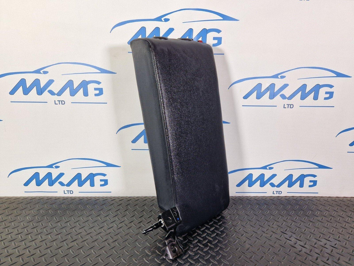 18-ON MERCEDES BENZ A CLASS W177 OEM REAR ARM REST A1779209600