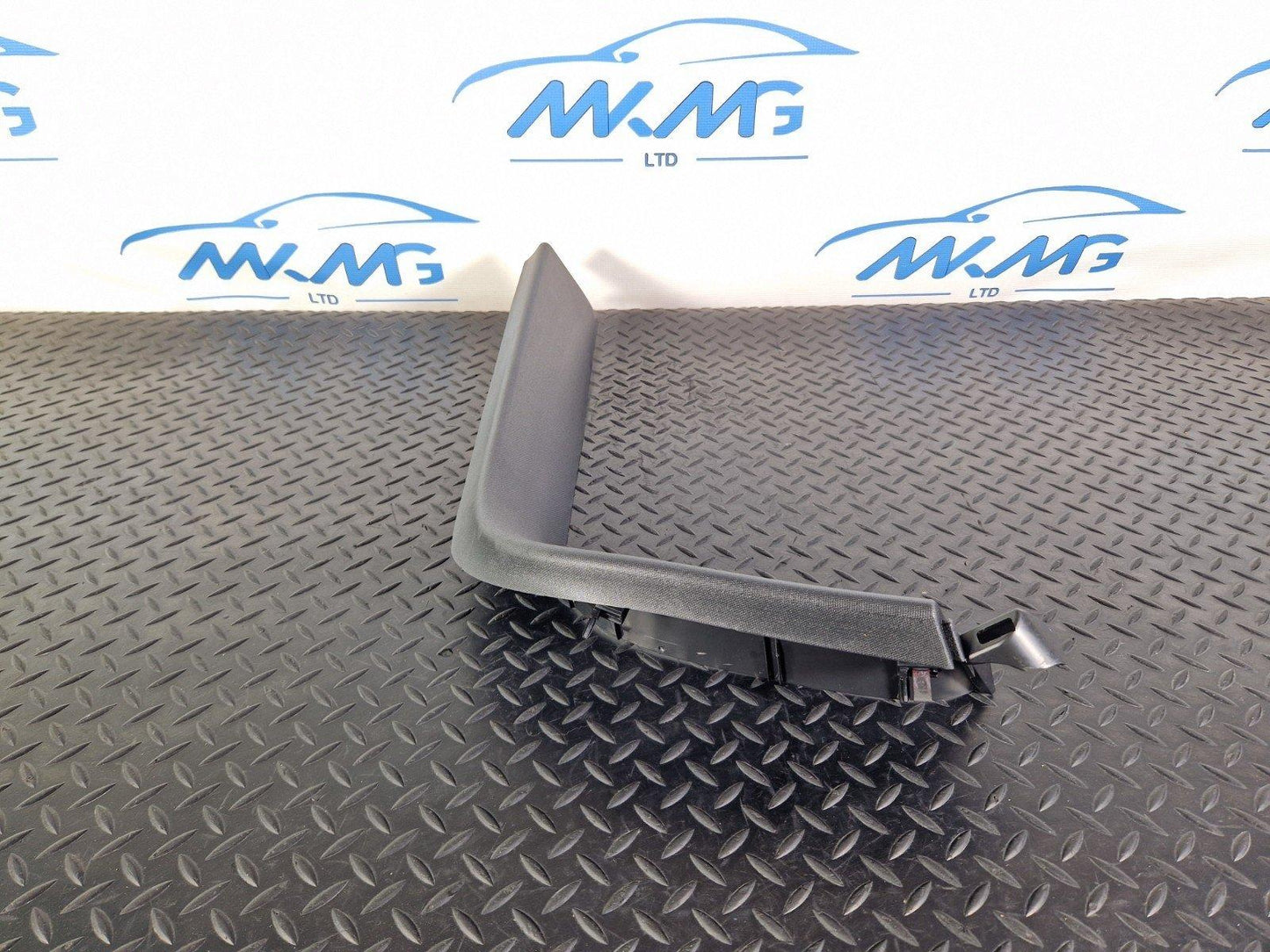 12-18 MERCEDES BENZ B-CLASS W246 REAR TAILGATE WINDSCREEN UPPER TRIM A2467400271