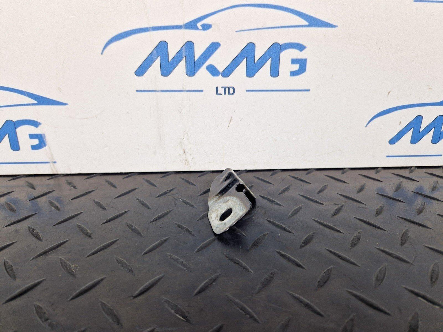 16-24 AUDI A5 F5 COUPE FRONT WING MOUNT BRACKET LEFT PASSENGER SIDE 8W0821469