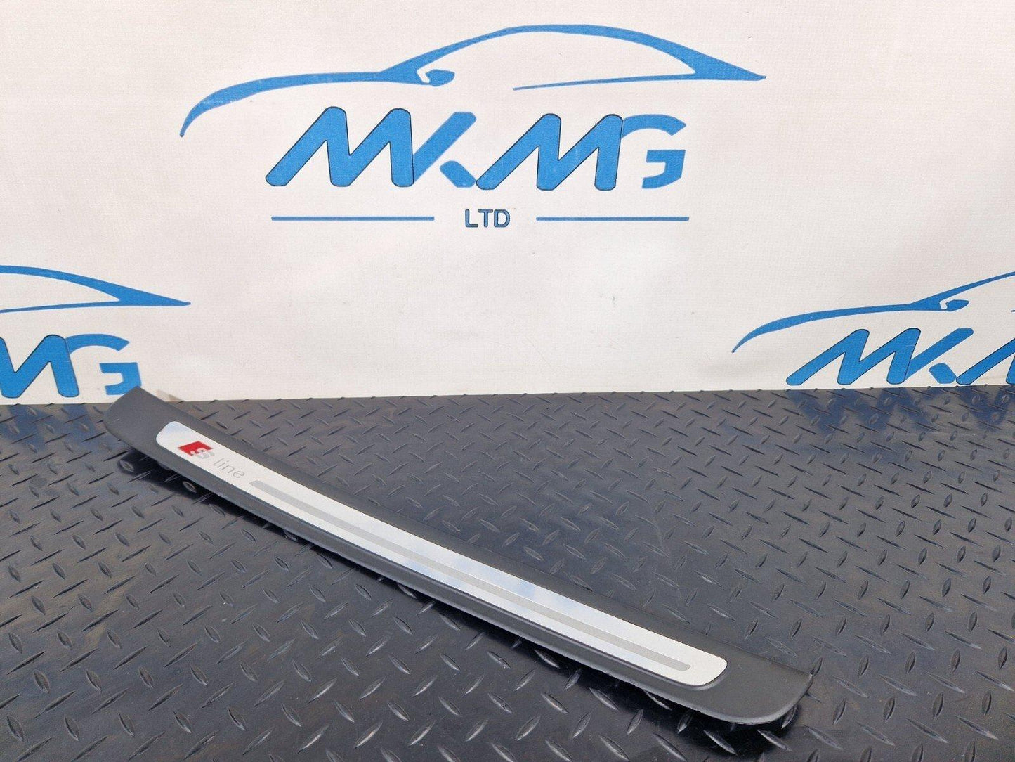 10-18 AUDI A7 4G S-LINE GENUINE OEM RIGHT FRONT ENTRY STRIP 4G8853374