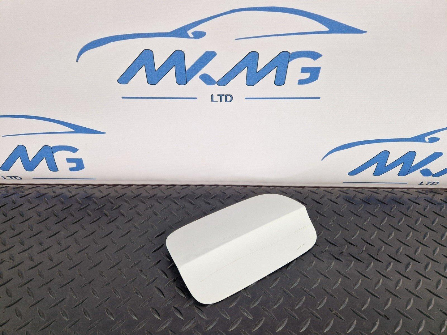16-23 AUDI S5 COUPE GENUINE REAR FUEL DOOR COVER TRIM IBIS WHITE LY9C 8W6809907
