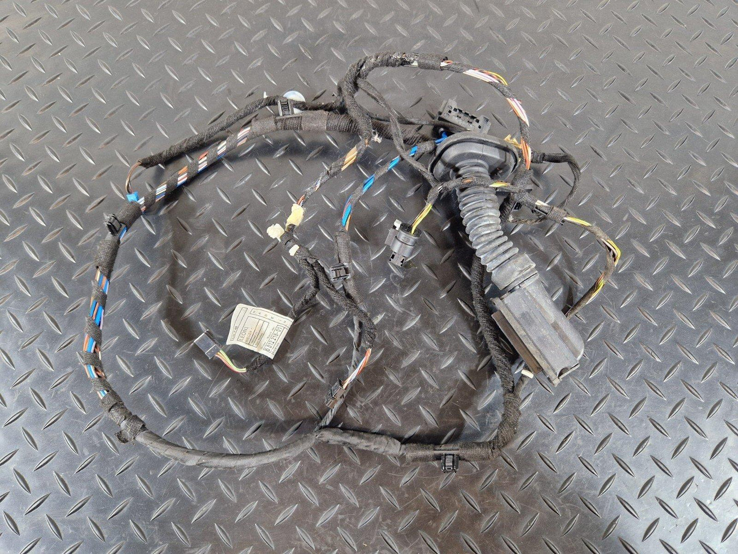 16-22 BMW X1 F48 GENUINE OEM REAR DOOR WIRING LOOM 6812216 6812218