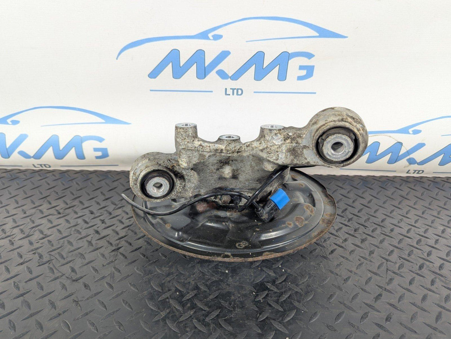 12-18 MERCEDES A B CLA W176 W246 C117 REAR RIGHT WHEEL HUB & BEARING A2460406