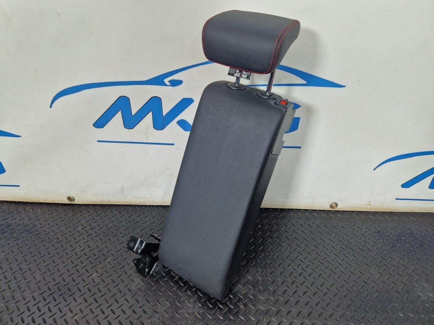 19-ON MERCEDES BENZ A CLASS EQ W177 V177 A250e REAR ARM REST
