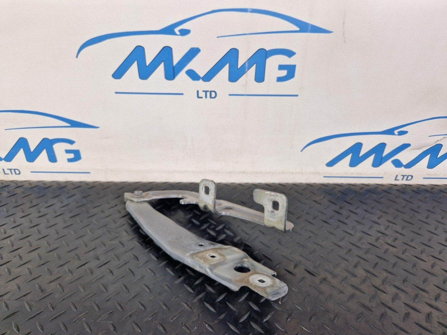 19-ON MERCEDES BENZ B CLASS W247 BONNET HINGE RIGHT DRIVER SIDE A2478800228
