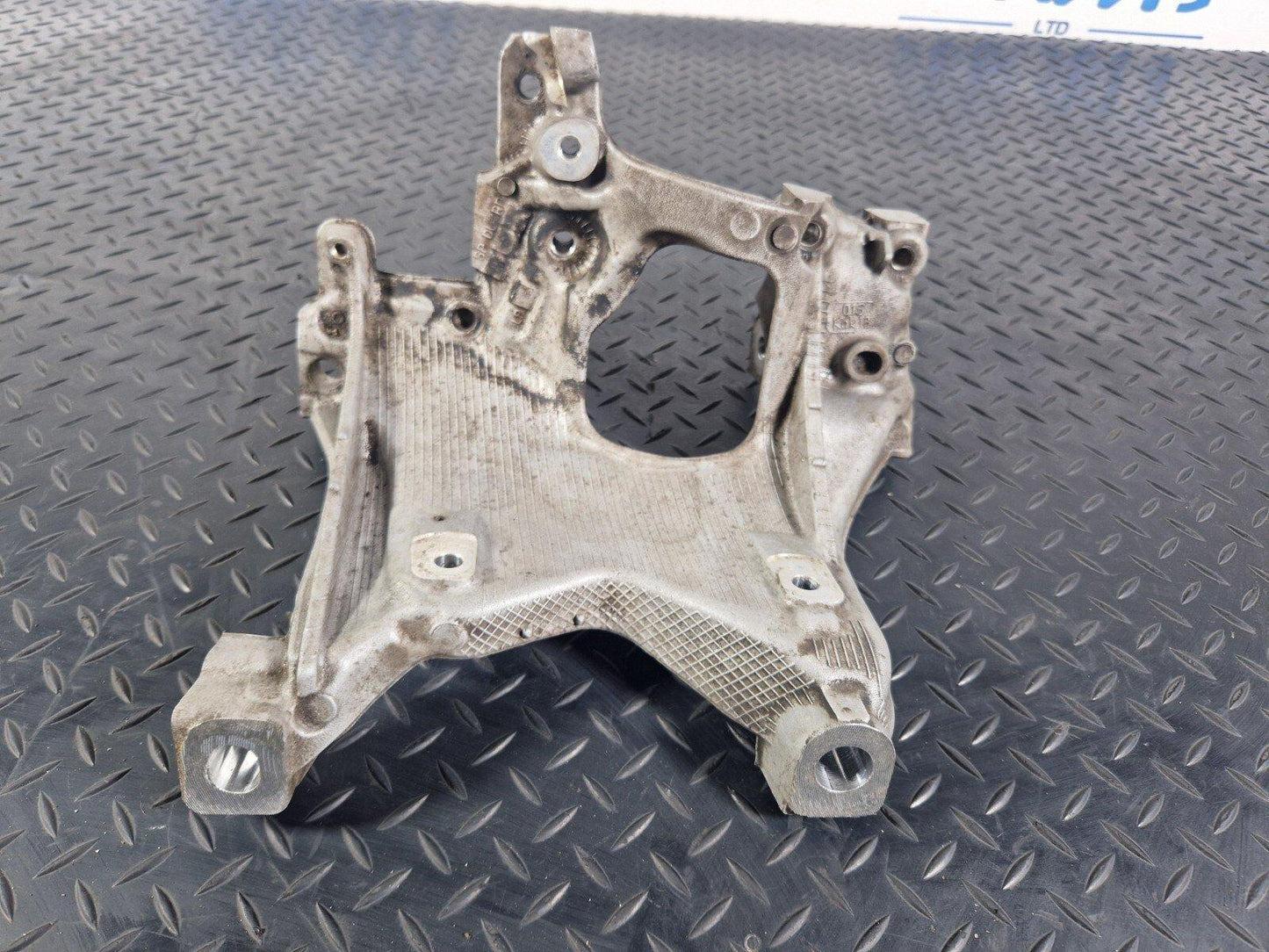 16-19 AUDI A4 B9 GENUINE FRONT LEFT N/S SUBFRAME MOUNT BRACKET 8W0399295E