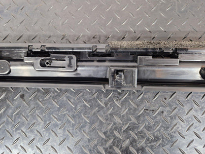 16-22 BMW X1 F48 SIDE SKIRT MOUNTING BRACKET CENTRE MIDDLE RIGHT SIDE 7332332