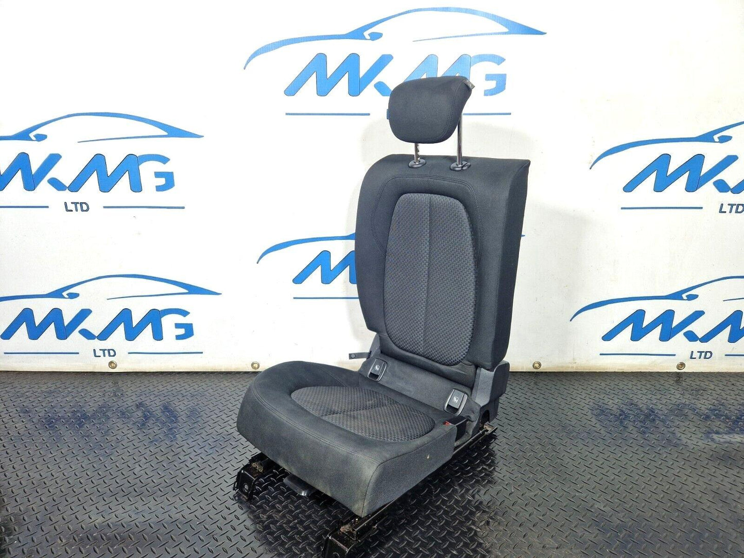 BMW 2 X1 F48 F46 F45 GENUINE REAR O/S 2ND ROW COMPLETE CLOTH SEAT WITH HEADREST