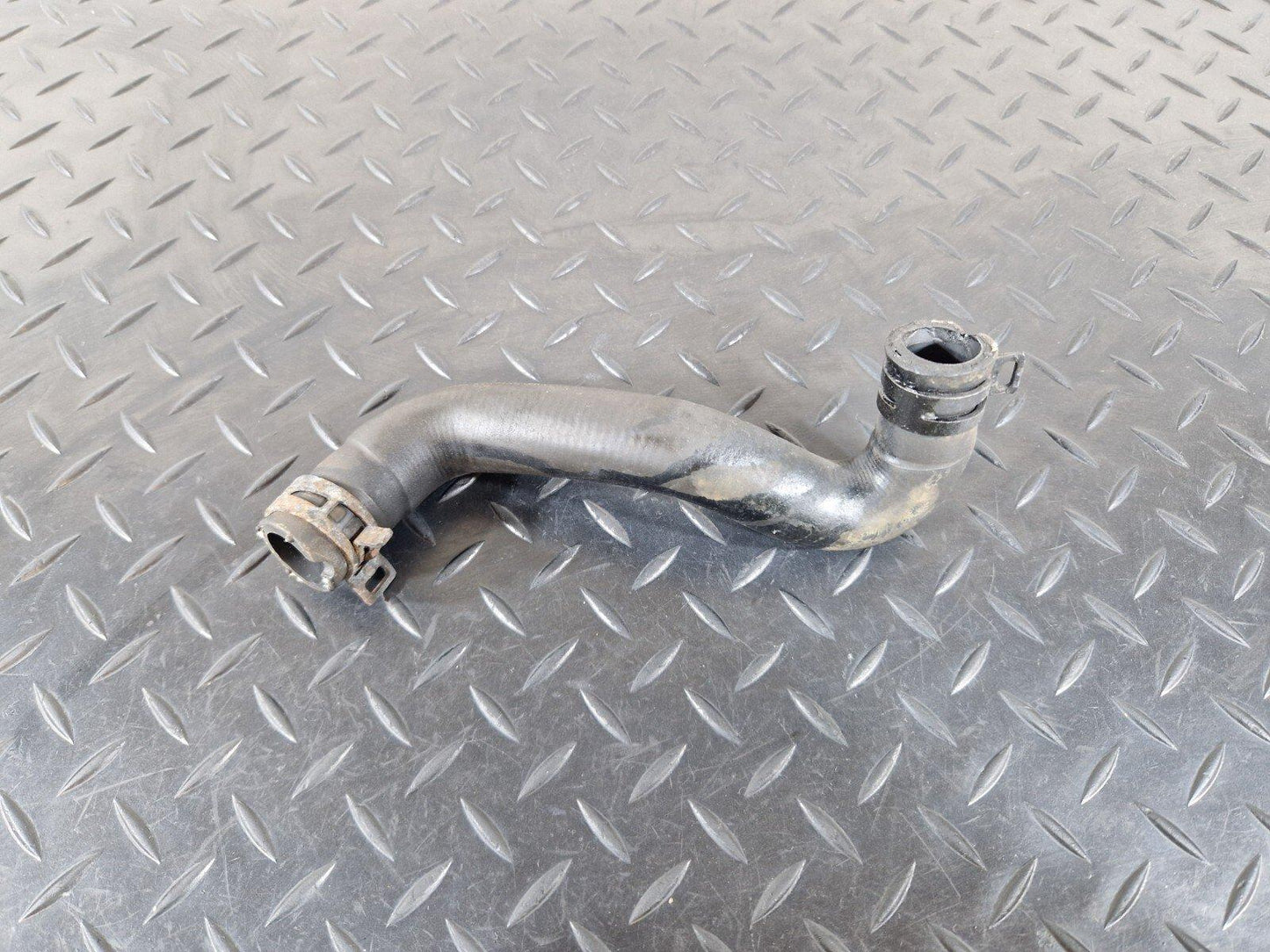 13-19 MERCEDES BENZ CLA C117 AMG GENUINE COOLANT HOSE PIPE A2465010458