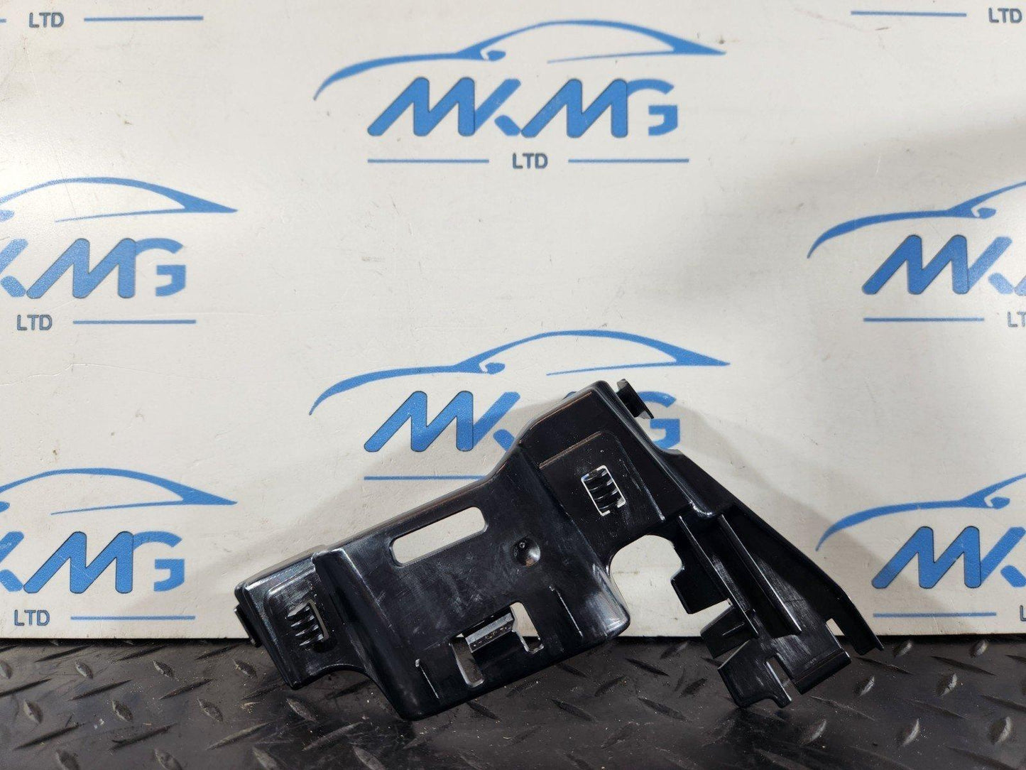 16-20 AUDI Q7 4M INTERIOR RIGHT A-PILLAR SPEAKER TRIM BRACKET 4M0867192