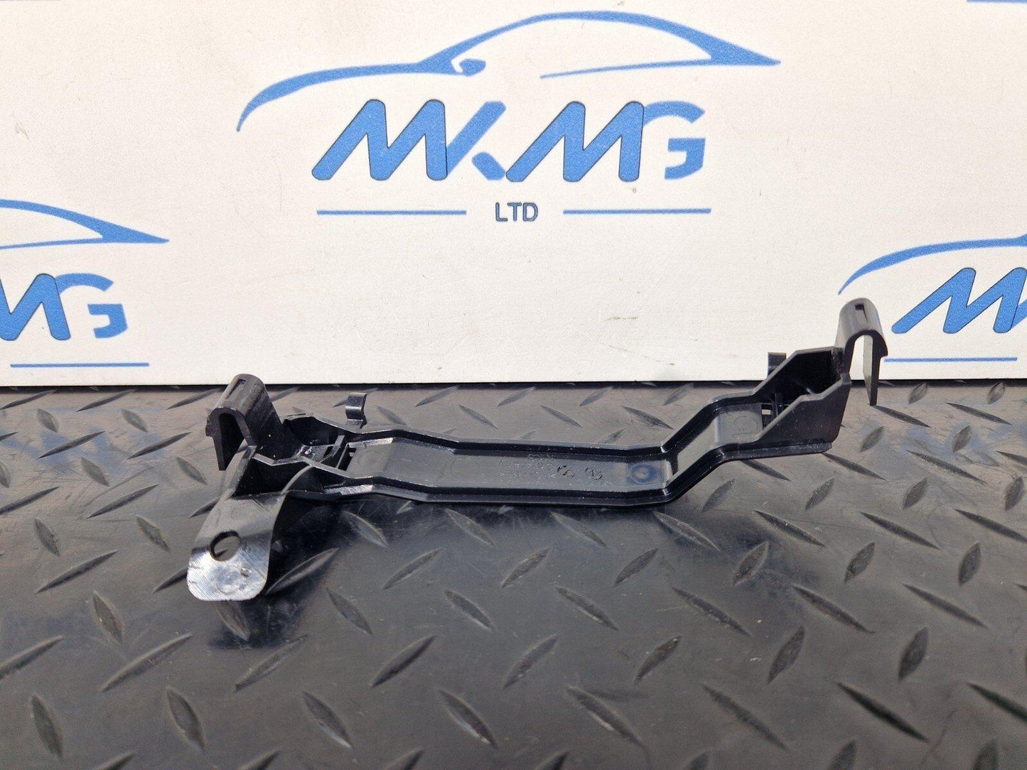 12-18 AUDI A6 C7 RIGHT HOLDER BRACKET 4G0867192
