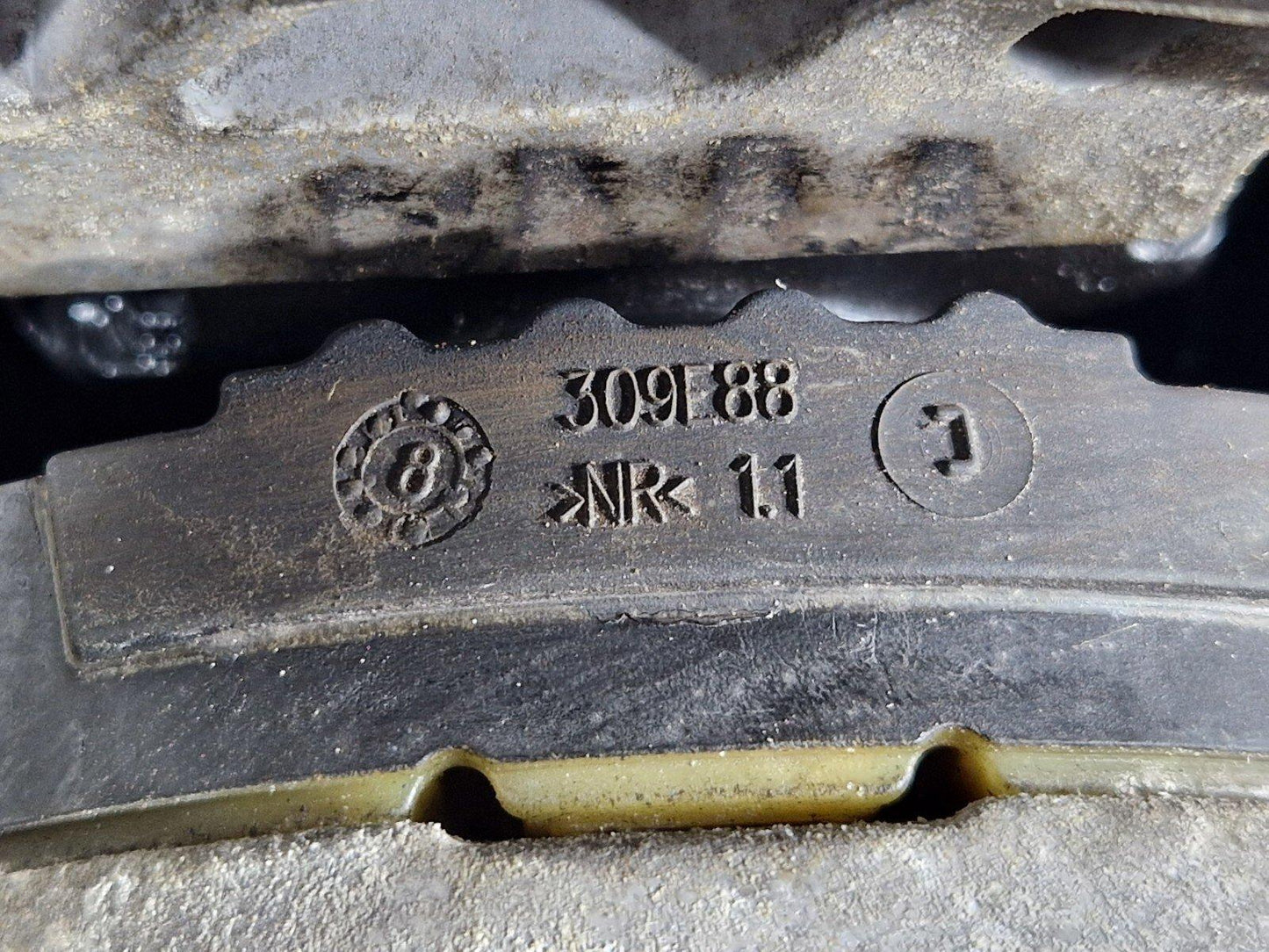 18 ON MERCEDES BENZ SPRINTER W907 W910 GEARBOX MOUNT LEFT SIDE A9102410300