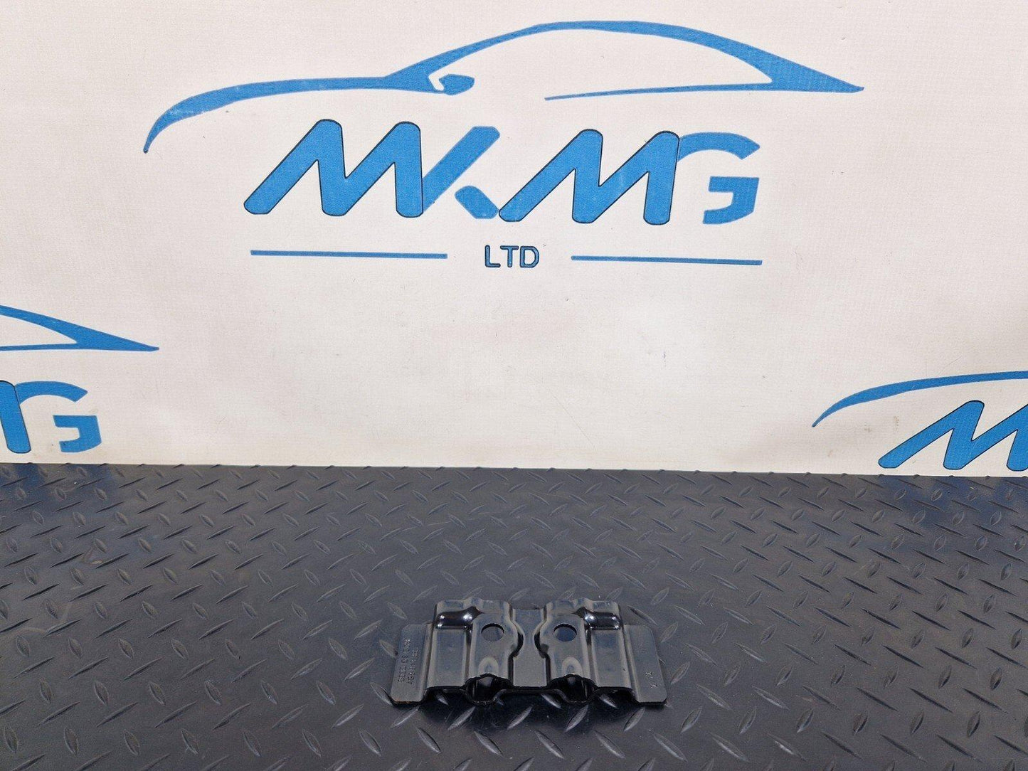 10-18 AUDI A7 4G S-LINE GENUINE OEM MOUNTING TIE DOWN EYE 4G8813383