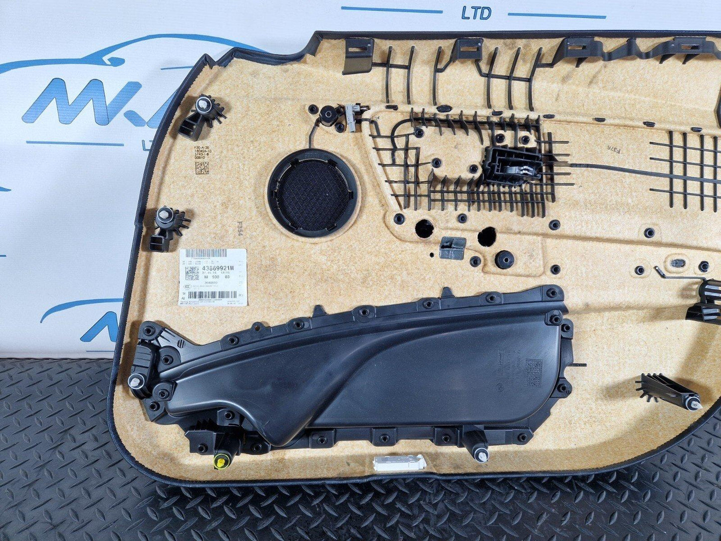 12-18 BMW 3 SERIES F30 F31 LCI FRONT PASSENGER SIDE DOOR CARD PANEL 2083494