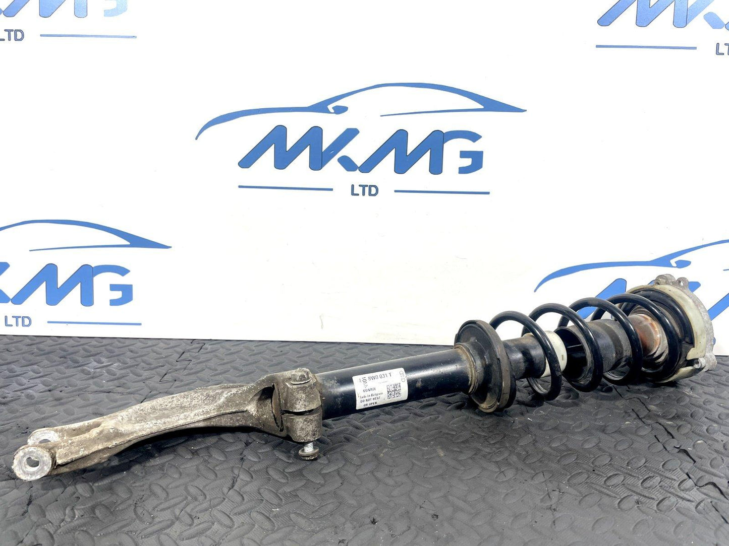 16-19 AUDI A4 B9 GENUINE FRONT LEFT N/S SHOCK ABSORBER 8W0413031T 8W0031T
