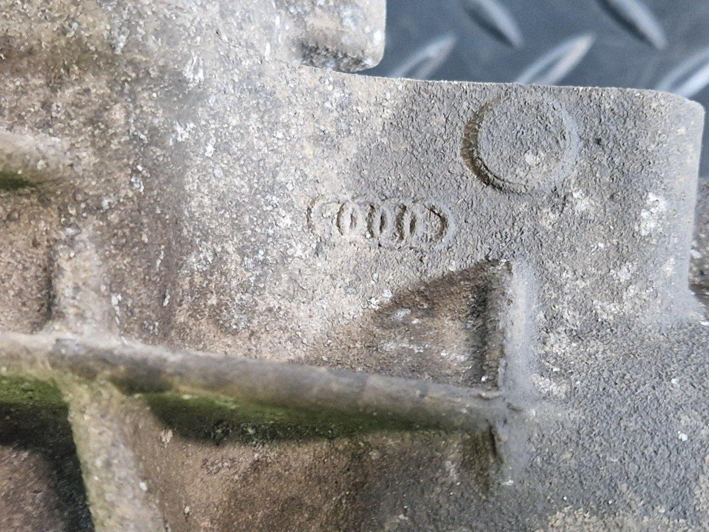 16-19 AUDI A4 B9 QUATTRO 2.0TDI GENUINE REAR DIFF DIFFERENTIAL 0DB500043G