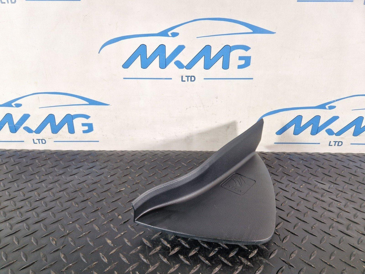 19-ON MERCEDES BENZ B CLASS W247 DASHBOARD PANEL RIGHT SIDE TRIM A2476891000