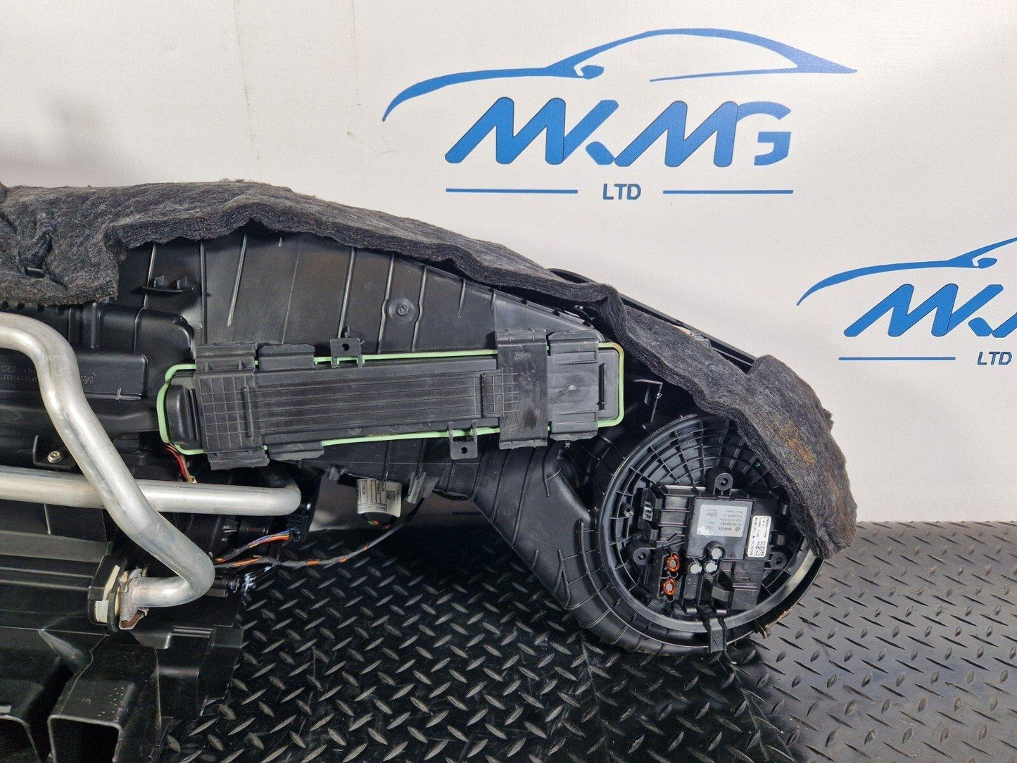 14-21 MERCEDES BENZ C300h W205 GENUINE HEATER MATRIX/RADIATOR/CORE A2058306304