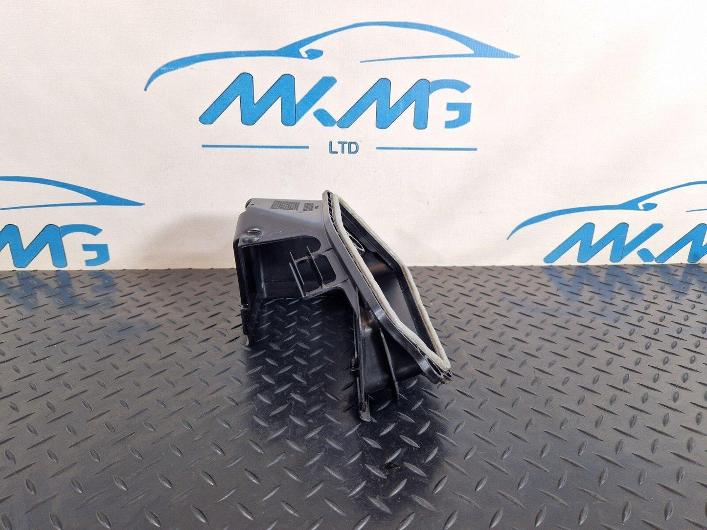 18-ON MERCEDES BENZ A CLASS W177 OEM AIR INTAKE DUCT HOUSING COVER A1778306000
