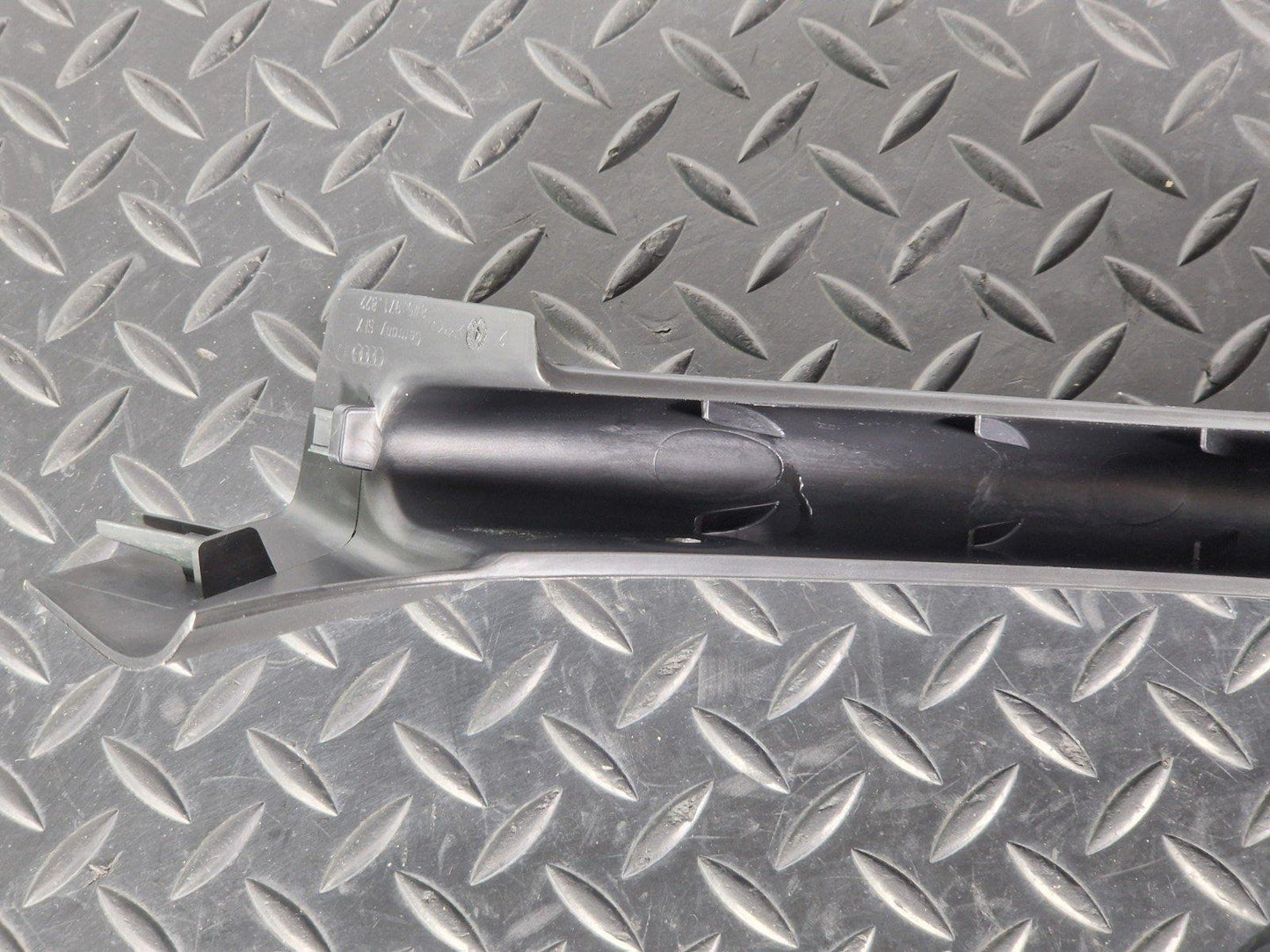 16-19 AUDI A4 B9 GENUINE OEM BOOT LID RIGHT SIDE HINGE TRIM COVER 8W5971822