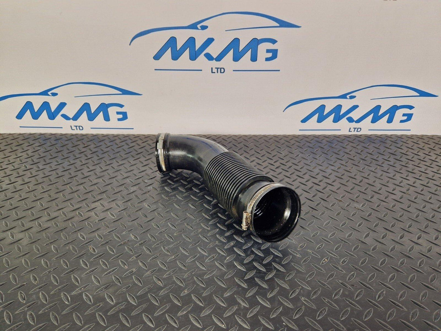 18-ON MERCEDES BENZ SPRINTER W907 W910 OEM AIR INTAKE PIPE A9105281700