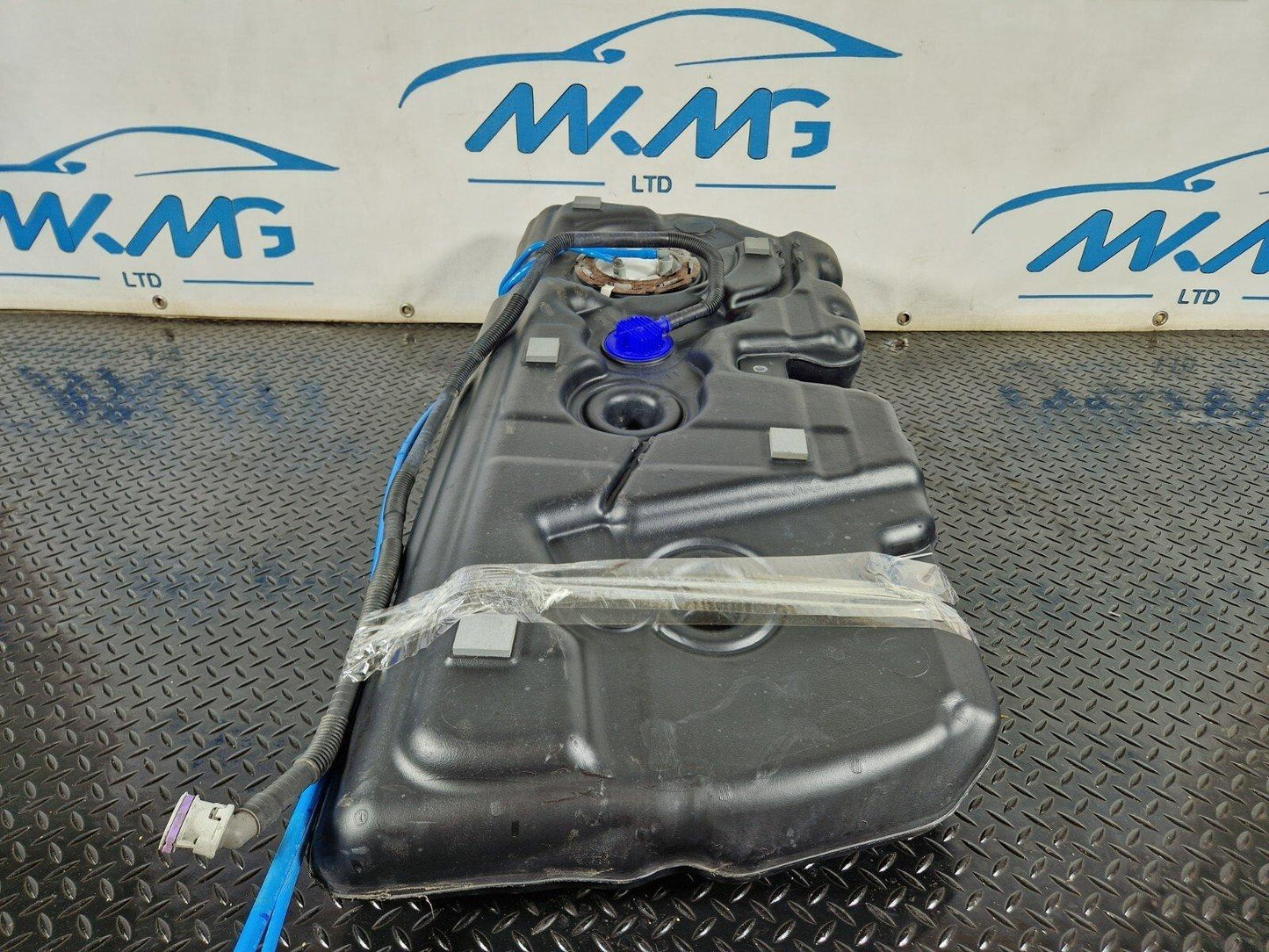 14-21 BMW 2 SERIES F45 F46 GENUINE DIESEL FUEL TANK & PUMP  7300382 53L 7300483