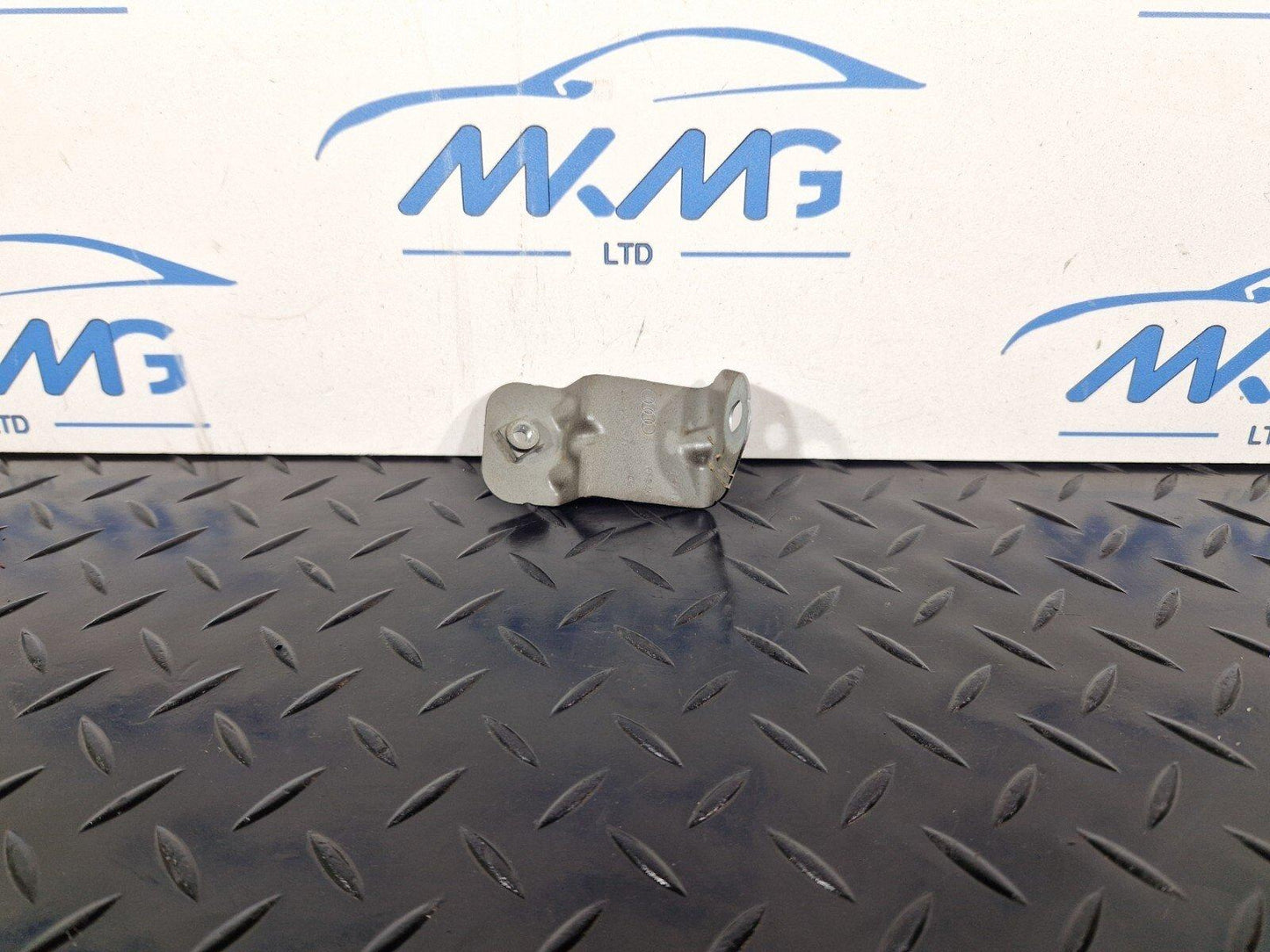 16-24 AUDI A5 F5 GENUINE WING FENDER BRACKET FRONT 8W6821471