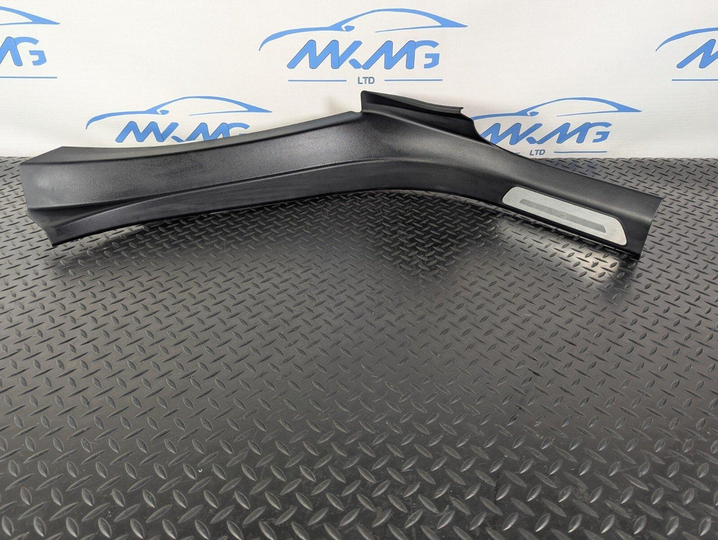 10-17 AUDI A8 4H  REAR RIGHT INTERIOR STEP PLATE TRIM 4H0864608F