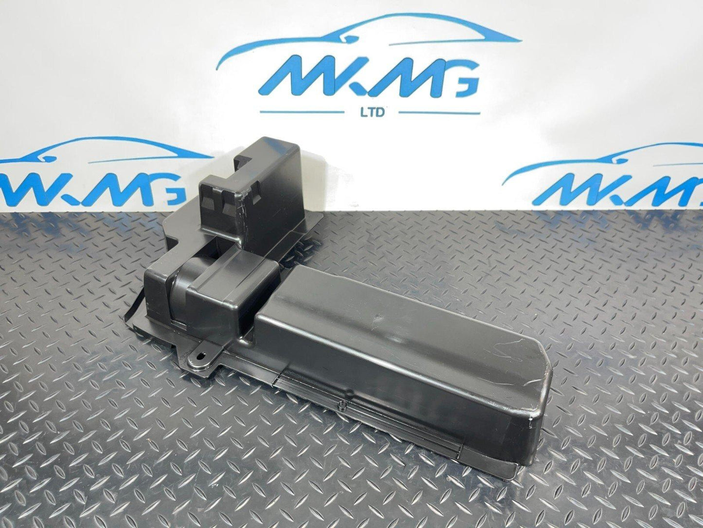 14-21 MERCEDES BENZ C300 W205 GENUINE JACK TOOL KIT BOX A2058991514