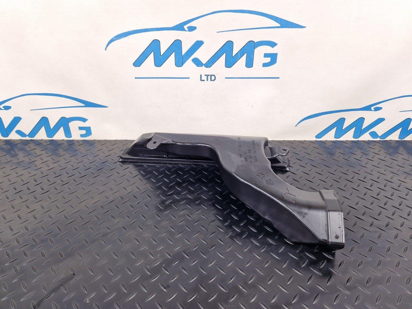 2018-ON MERCEDES BENZ SPRINTER W907 W910 OEM DASHBOARD AIR DUCT A9078304801