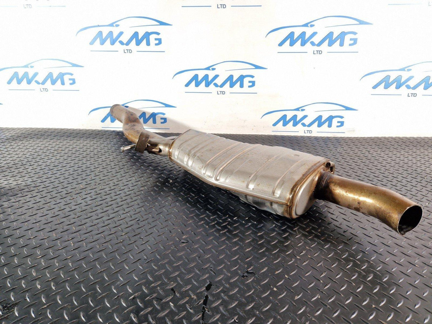 16-19 AUDI A4 B9 2.0 TDI DIESEL DETA / DET EXHAUST SILENCER 8W0253411R