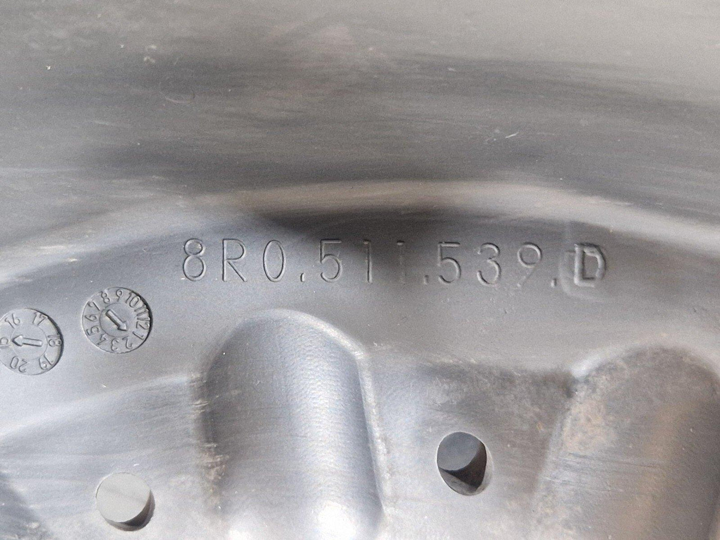12-18 AUDI A6 C7 GENUINE OEM REAR LEFT SPRING RUBBER COVER GUARD 8R0511539D