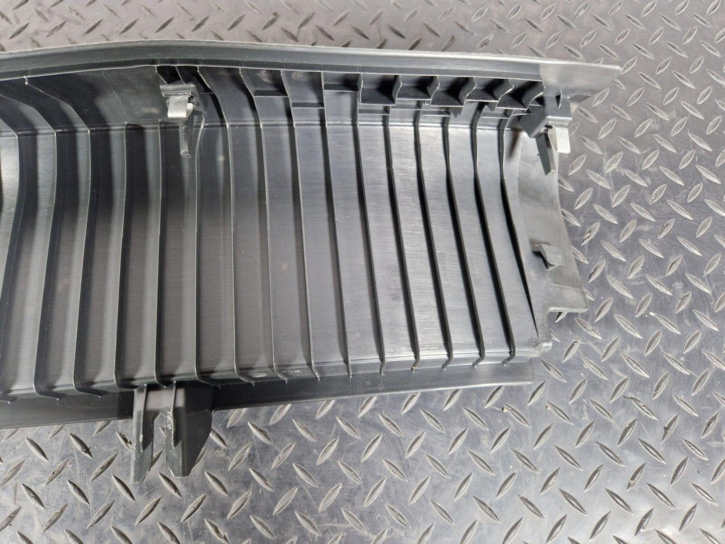 16-19 AUDI A4 B9 GENUINE TAILGATE BOOT LOCK TRIM COVER SILL 8W5863471